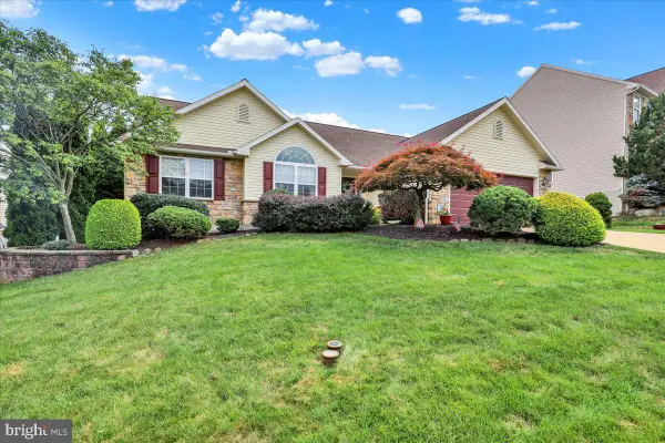 2506 Simon Dr, SINKING SPRING, PA 19608