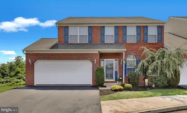 11 Fallowfield Cir, SHILLINGTON, PA 19607