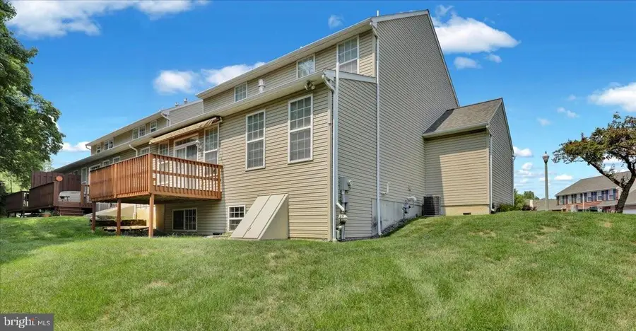 11 Fallowfield Cir, Shillington, PA 19607 - #2