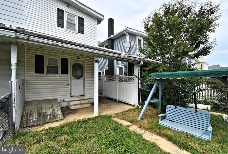 28 W Smith St, Topton, PA 19562 - #3