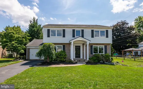 2216 Burkey Dr, READING, PA 19610