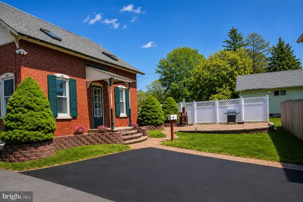 2129-r Spring St, WEST LAWN, PA 19609