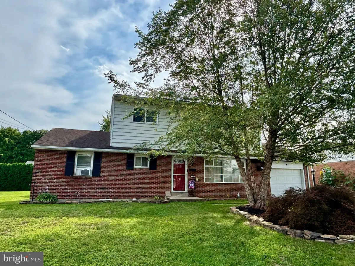 340 Harry Ave, Robesonia, PA 19551 - #1
