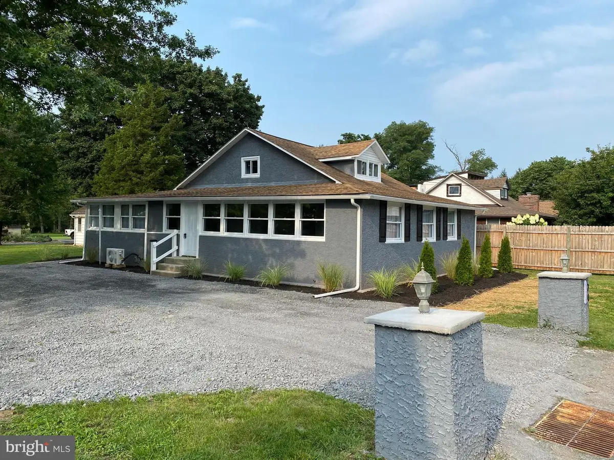 24 S 4th St, Douglassville, PA 19518 - #1