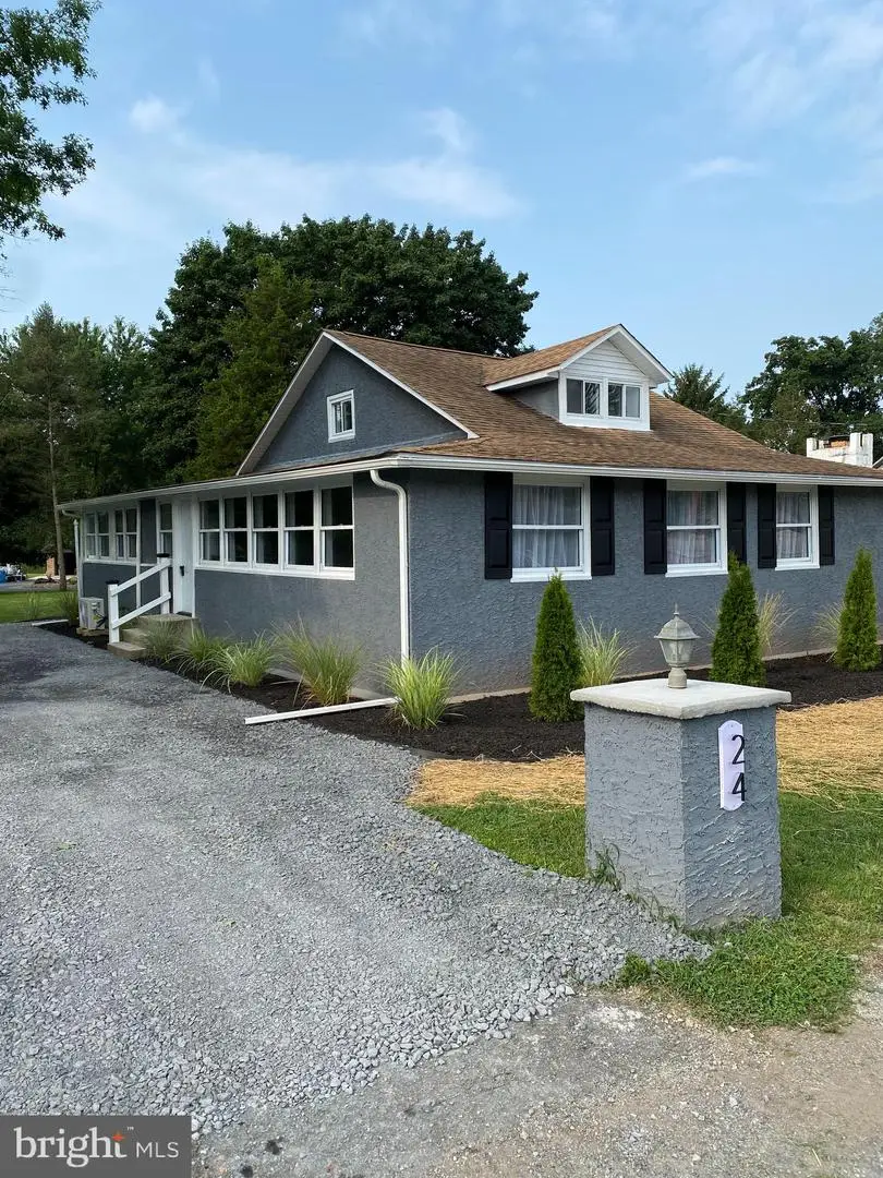 24 S 4th St, Douglassville, PA 19518 - #3