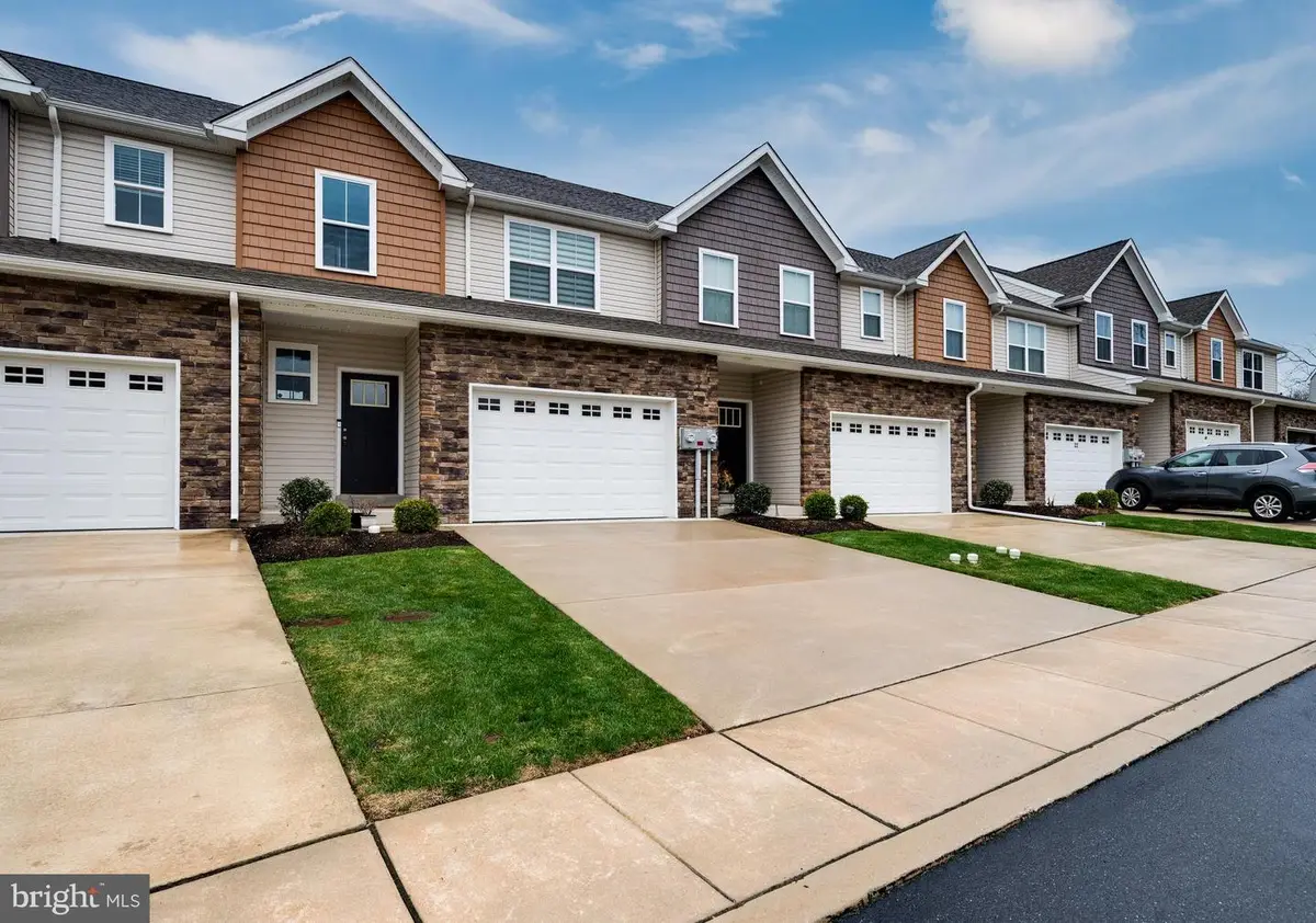 26 Hubbardton Ct, Reading, PA 19608 - #1