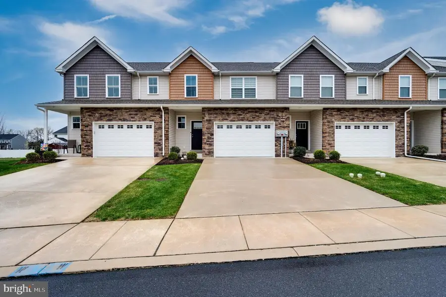26 Hubbardton Ct, Reading, PA 19608 - #2