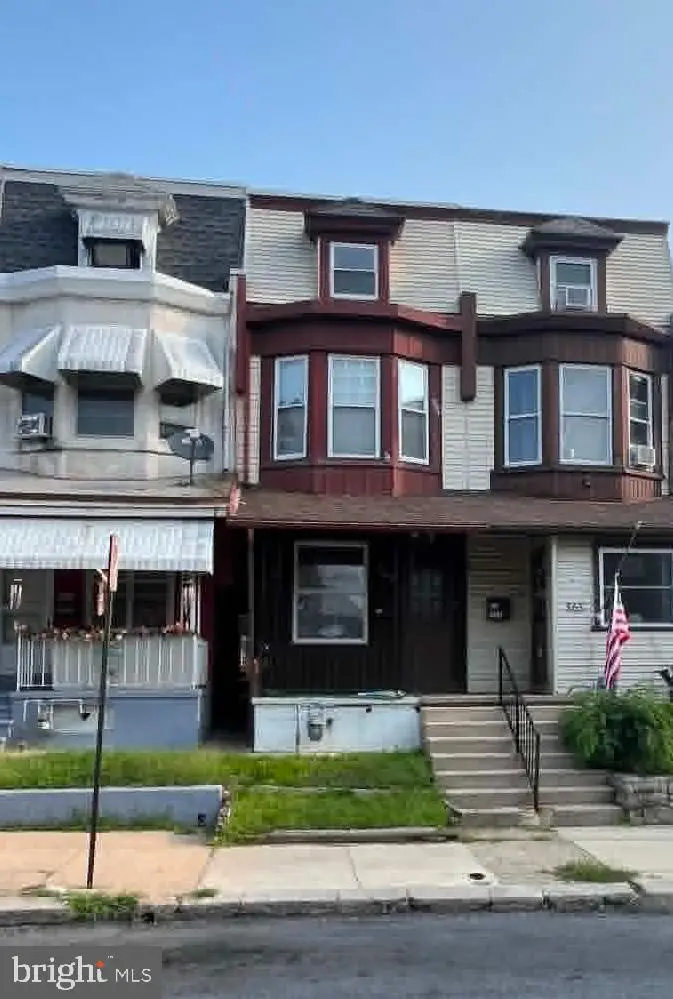 563 Perry St, Reading, PA 19601 - #1