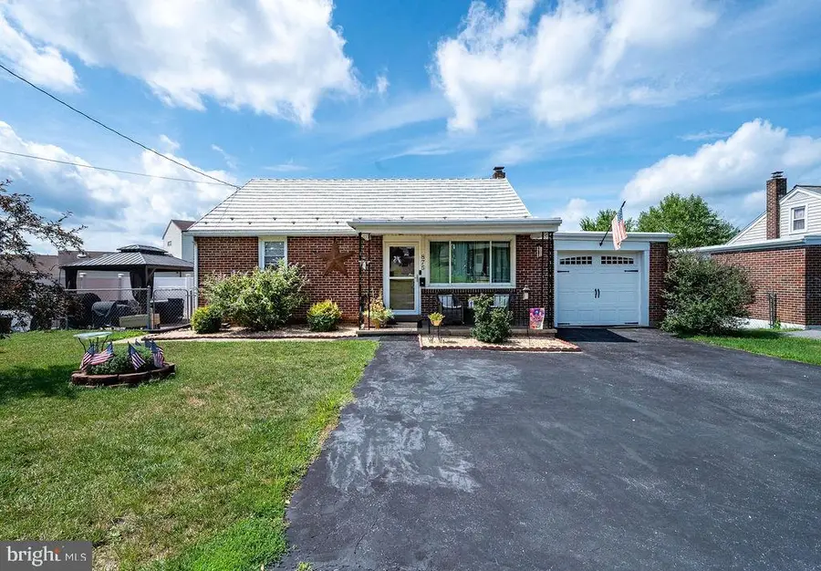 875 Columbia Ave, Sinking Spring, PA 19608 - #2