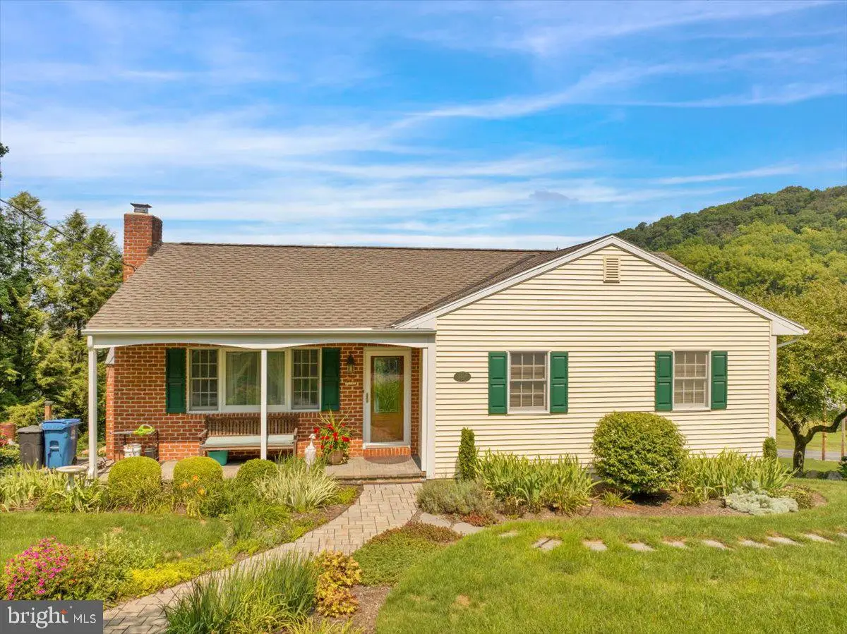 3300 Mannerchor Rd, Temple, PA 19560 - #1