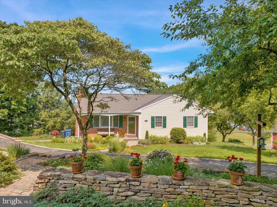 3300 Mannerchor Rd, Temple, PA 19560 - #2