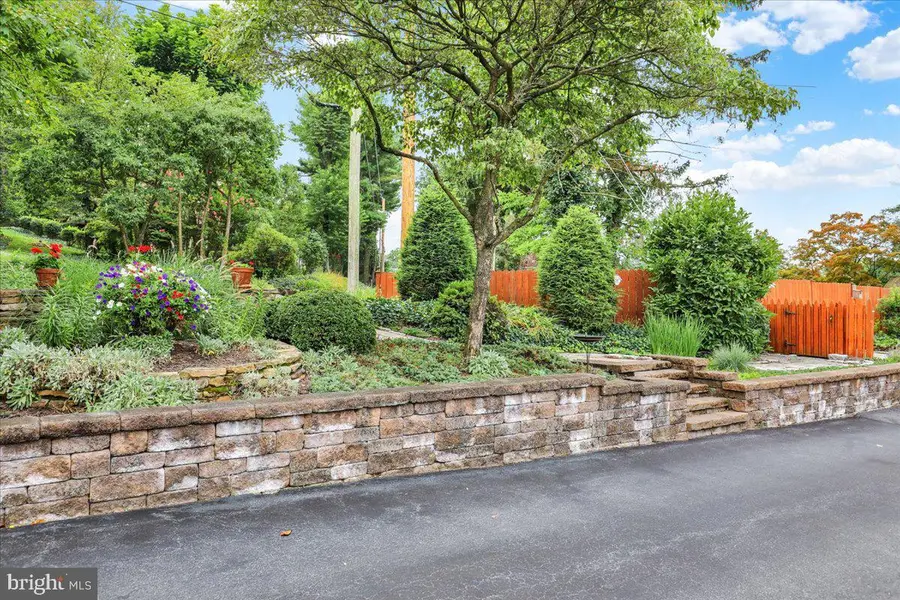 3300 Mannerchor Rd, Temple, PA 19560 - #3