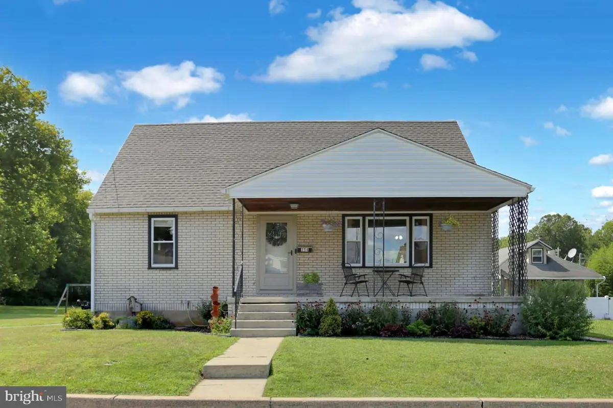254 Park Ave, Sinking Spring, PA 19608 - #1