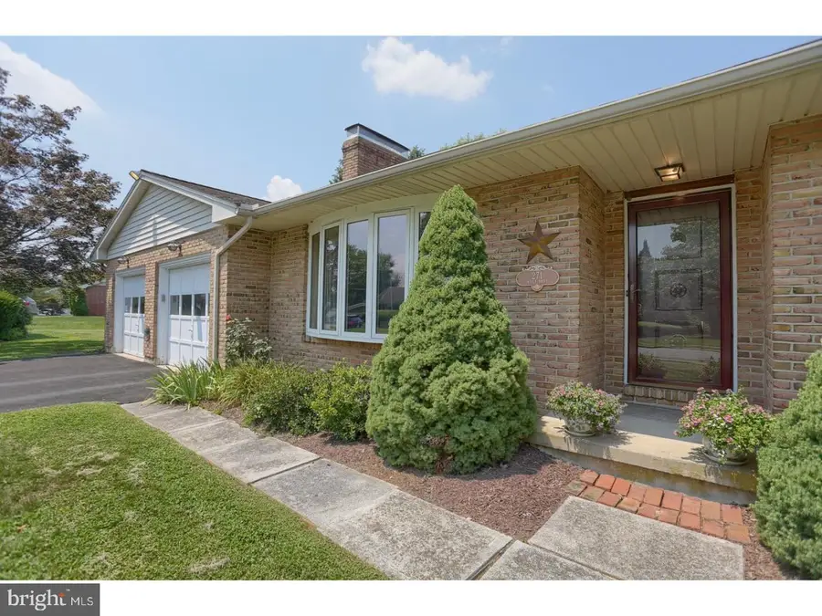 271 Maple Dr, Morgantown, PA 19543 - #3