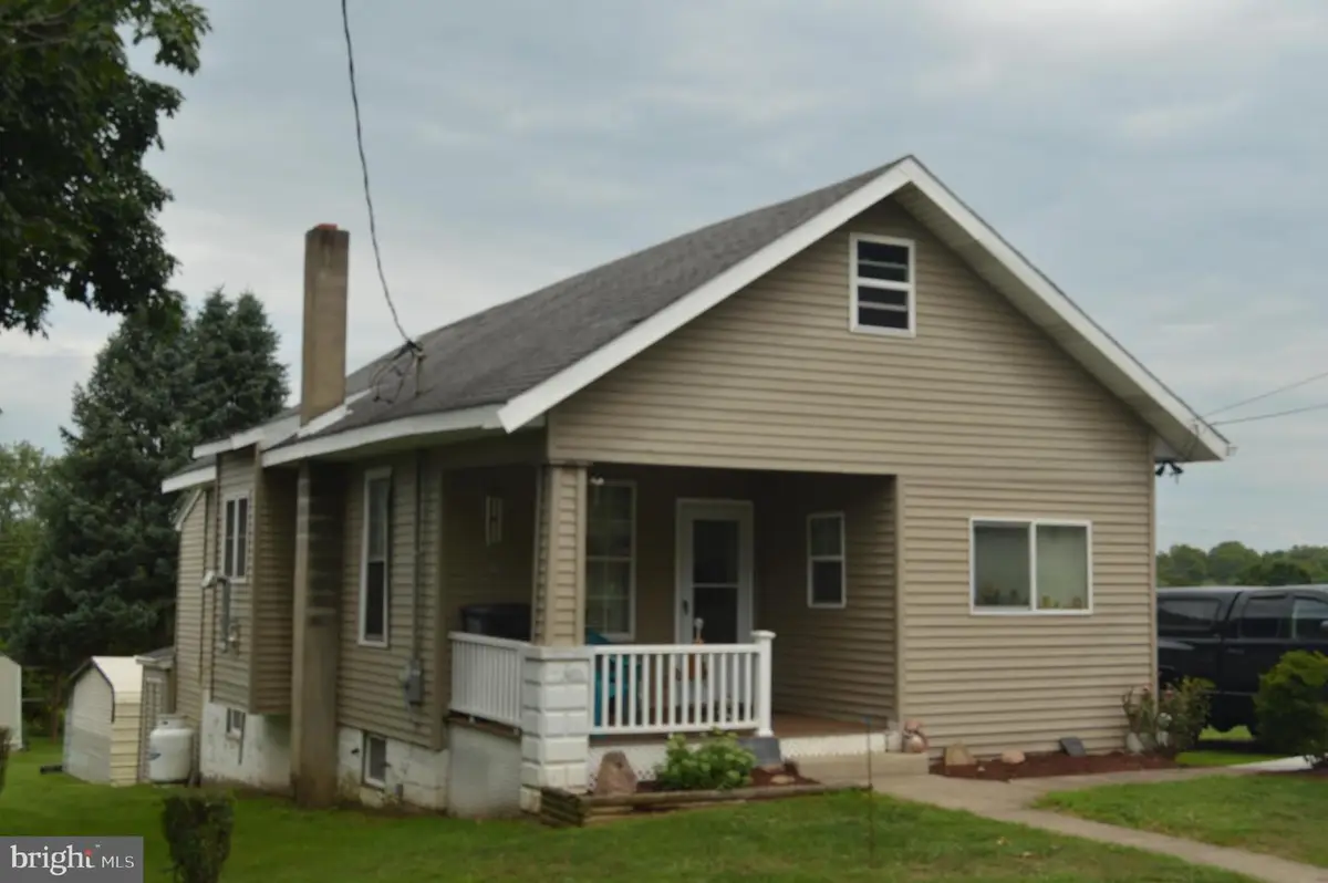 301 Old River Rd, Birdsboro, PA 19508 - #1