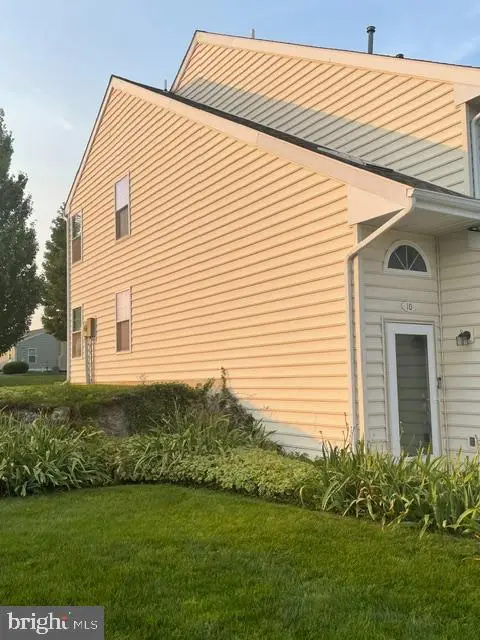 10 Chatham Dr, Morgantown, PA 19543 - #2