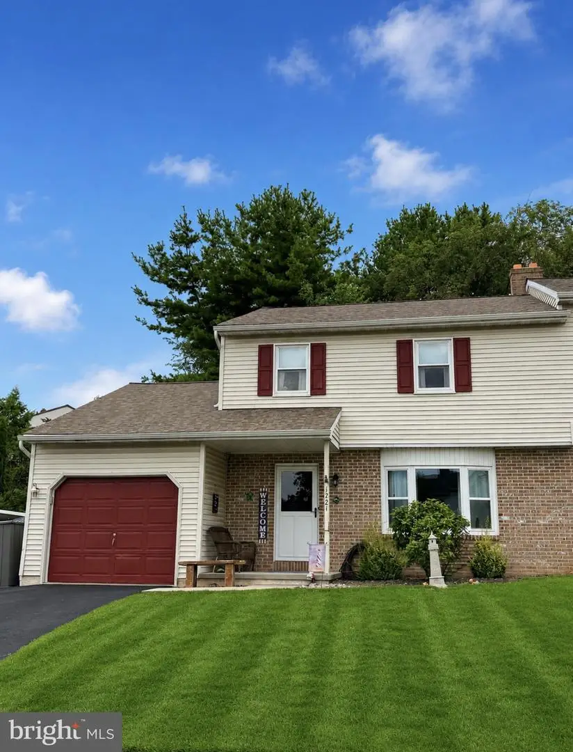 1721 Acorn Dr, Sinking Spring, PA 19608 - #1