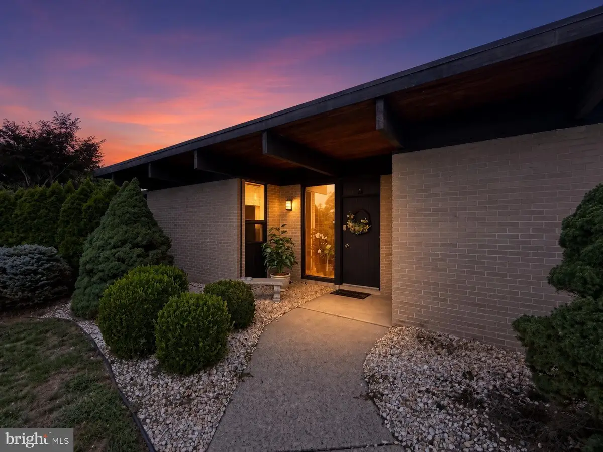 297 Elm St, Hamburg, PA 19526 - #1