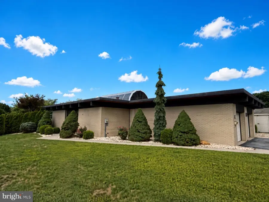 297 Elm St, Hamburg, PA 19526 - #2
