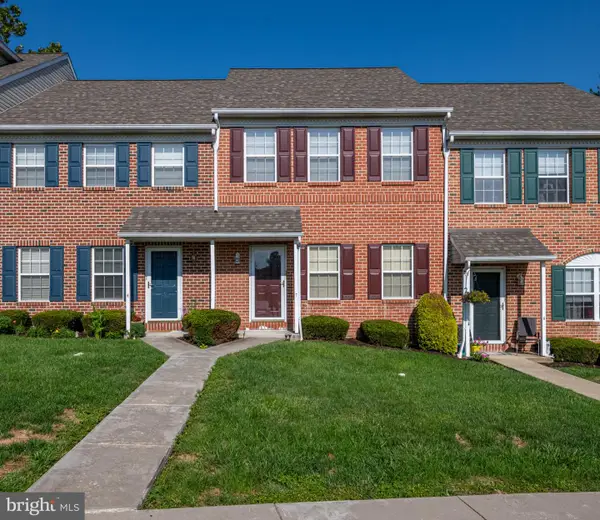 7 Charlemont Ct, SHILLINGTON, PA 19607