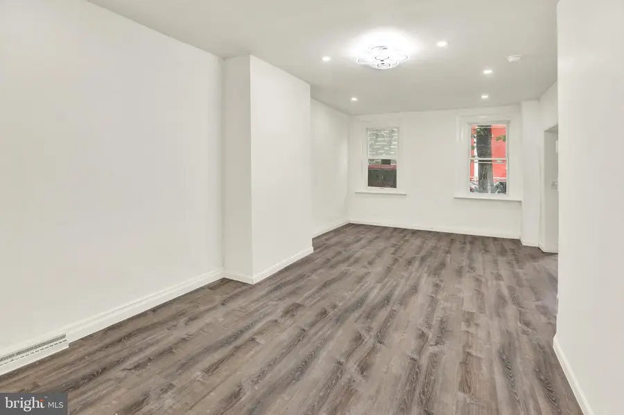 226 S 4th St, Reading, PA 19602 - #3