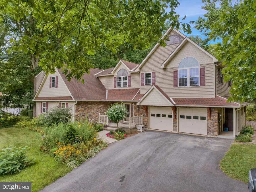 715 Texter Mountain Rd, Robesonia, PA 19551 - #2
