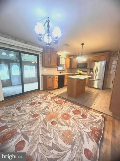 129 Hall Rd, Shoemakersville, PA 19555 - #2