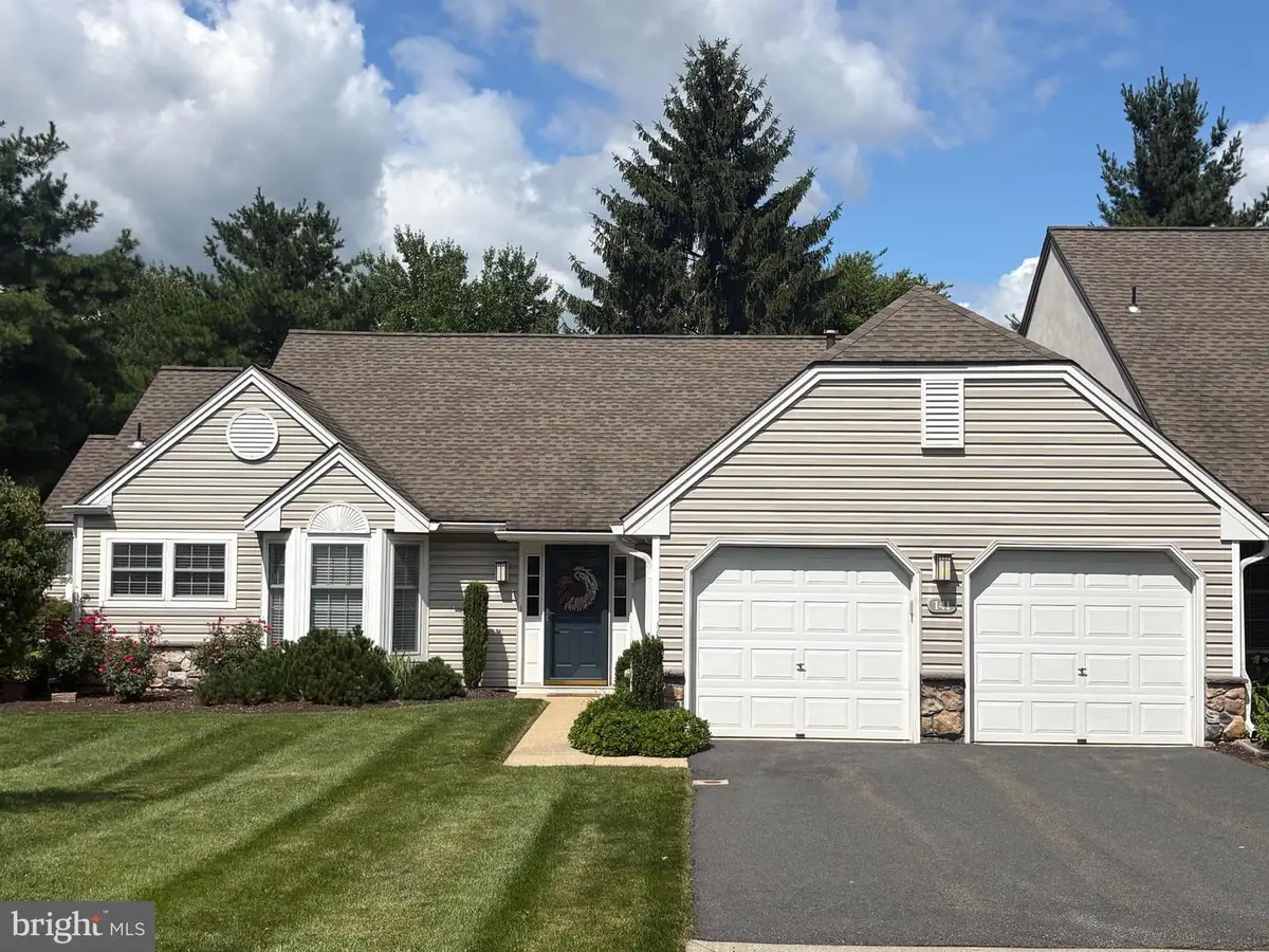 141 Hawthorne Ct, Wyomissing, PA 19610 - #1