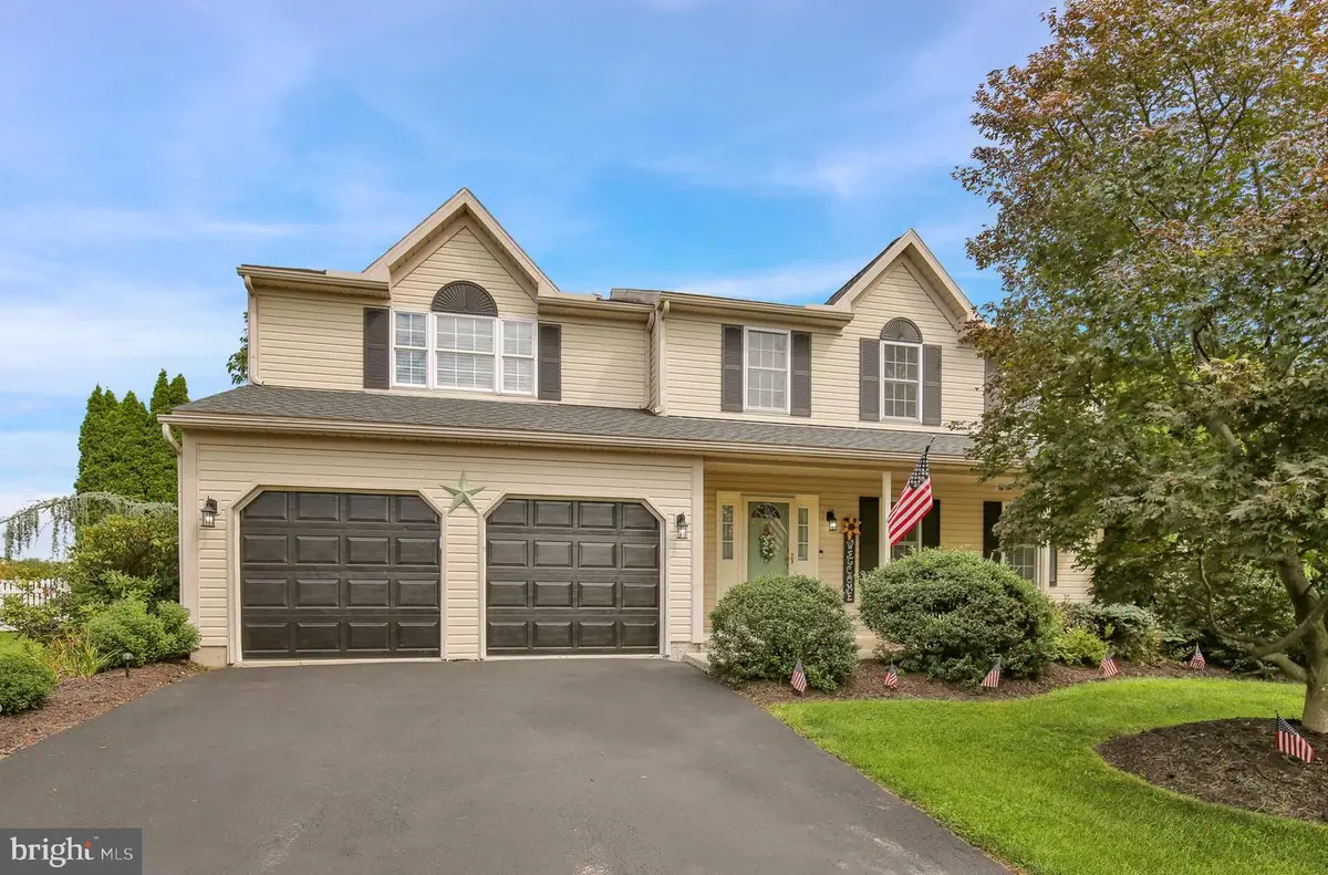 705 Meadowcrest Ln, Douglassville, PA 19518 - #1
