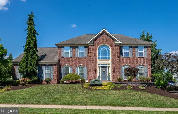 8 Hidden Brook Way, SINKING SPRING, PA 19608