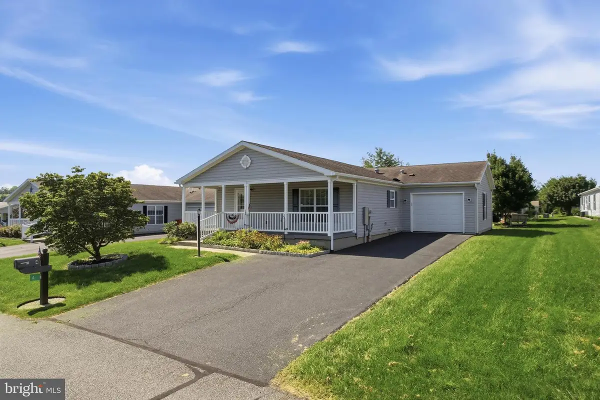 4 Songbird Ct, Bechtelsville, PA 19505 - #1