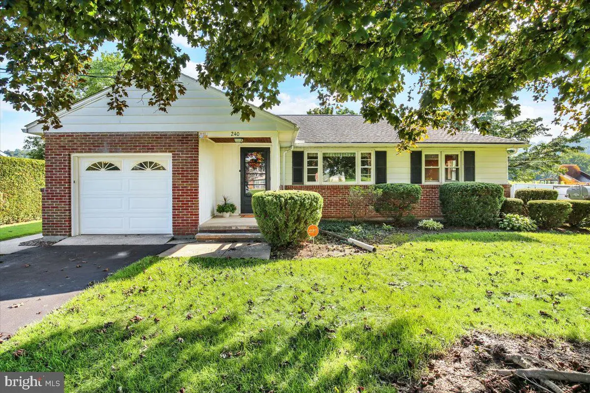240 Walters Ave, Wernersville, PA 19565 - #1