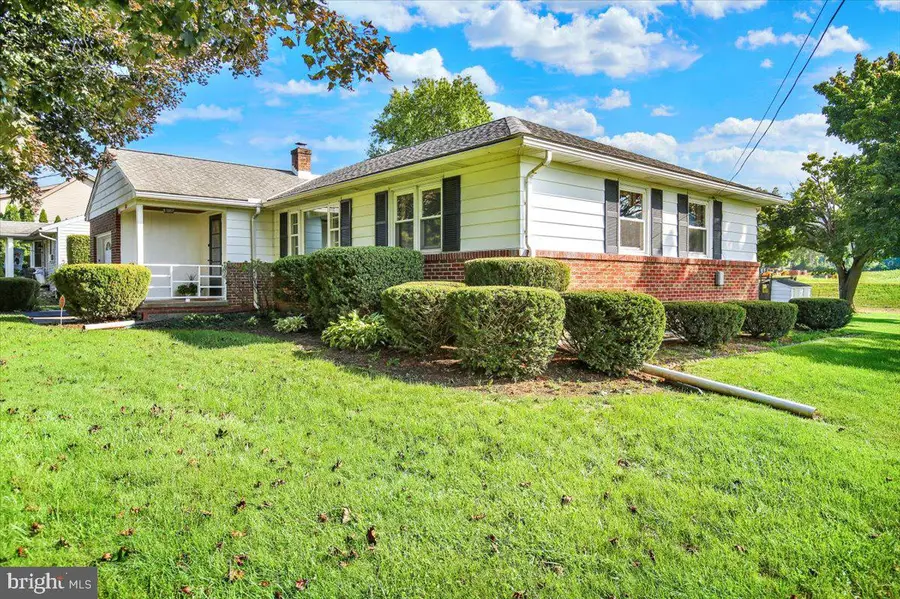 240 Walters Ave, Wernersville, PA 19565 - #3