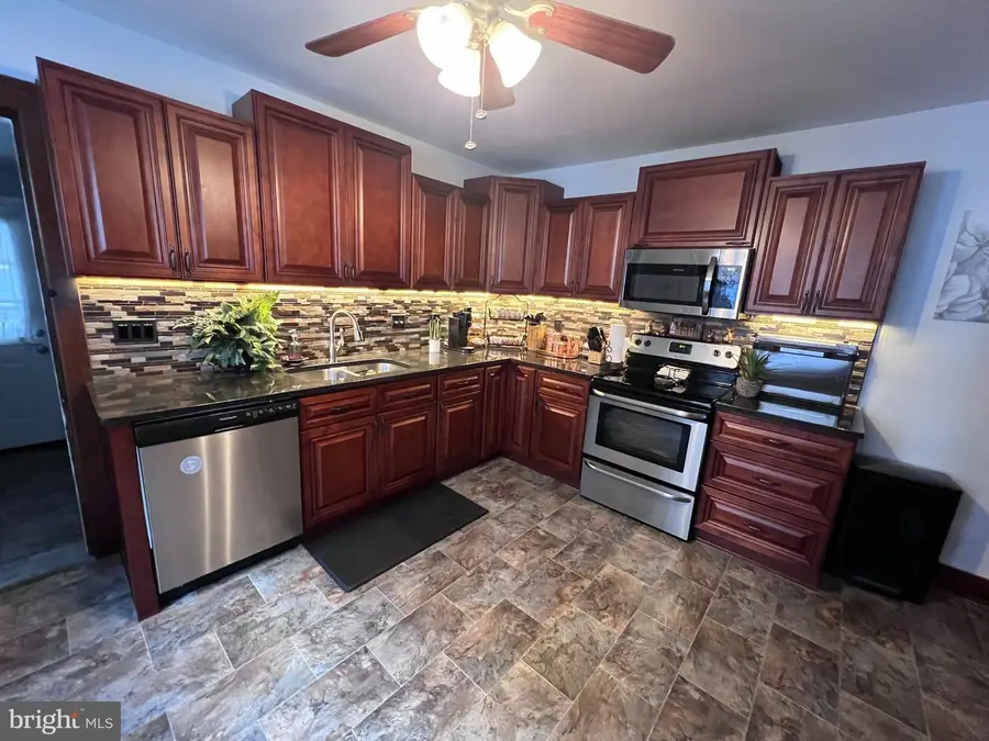 20 Intervilla Ave, Reading, PA 19609 - #3
