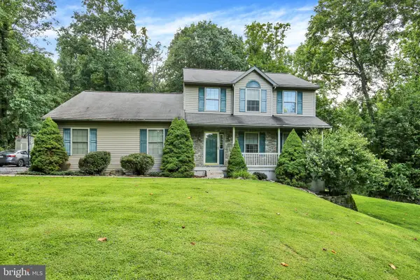 306 Mountain Ave, ROBESONIA, PA 19551