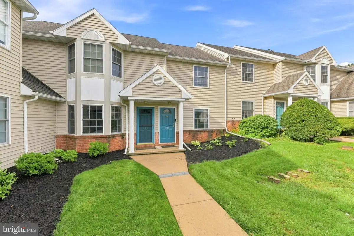 102 Heather Ln, Wyomissing, PA 19610 - #1