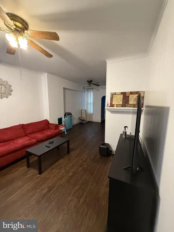 422 Maple St, READING, PA 19602