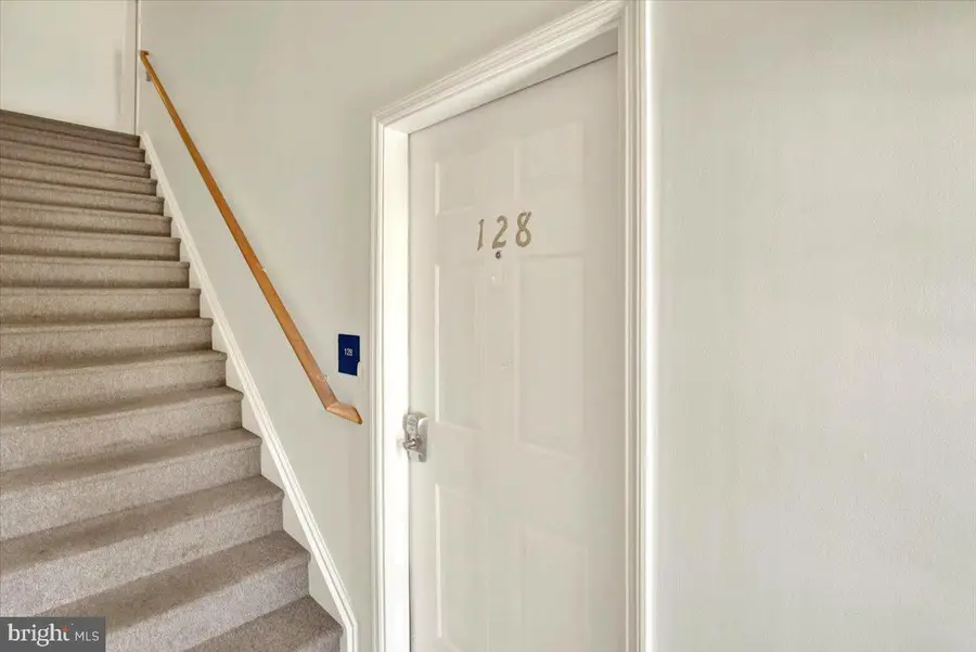 128 Christine Dr, Reading, PA 19606 - #3