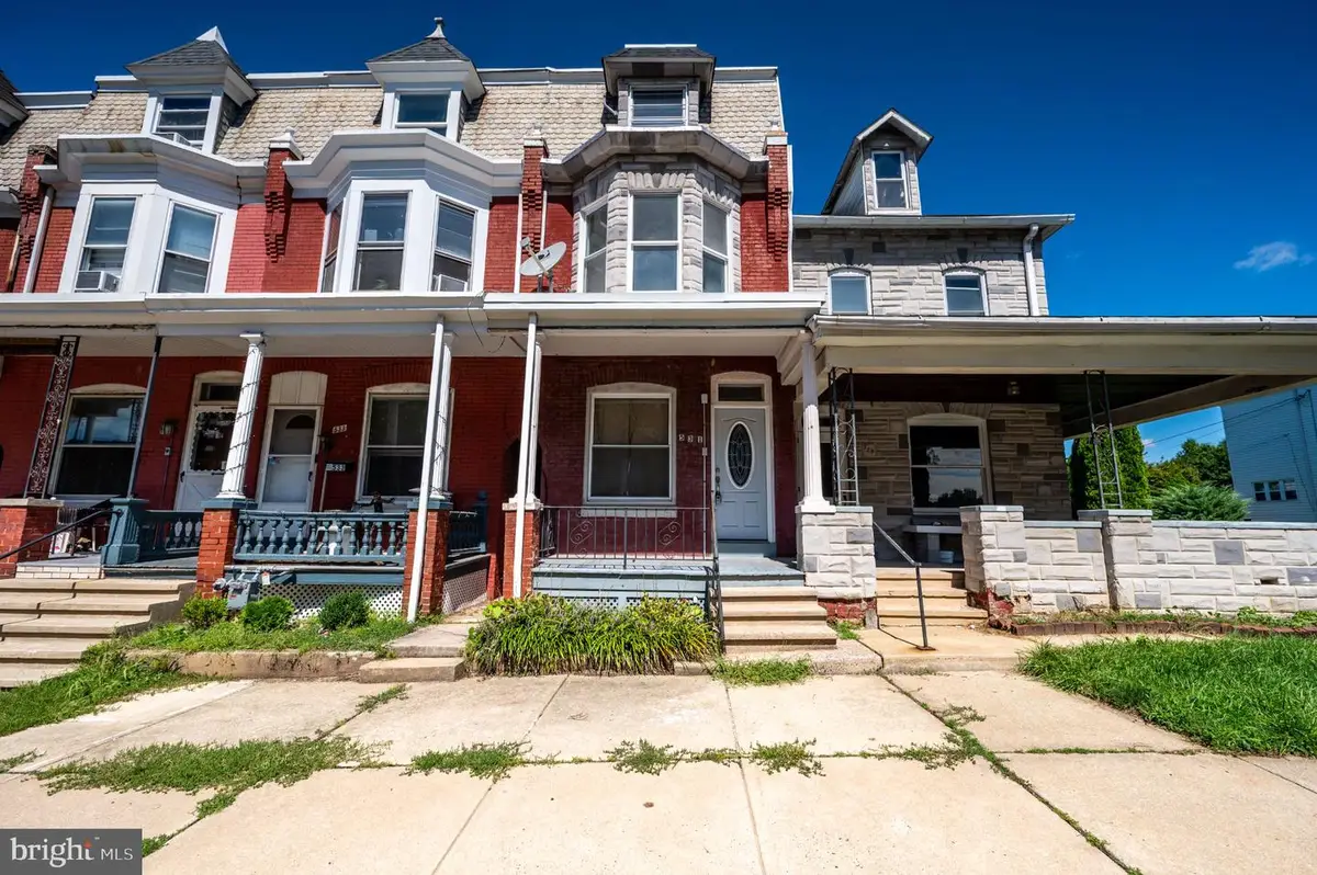 531 Chestnut St, West Reading, PA 19611 - #1