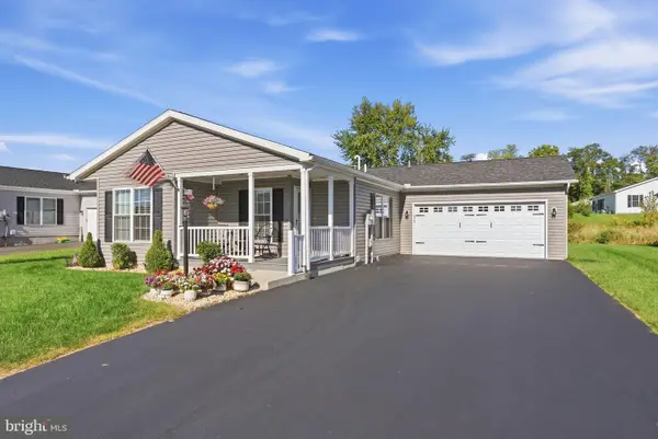 176 Eagles Watch Dr S, BECHTELSVILLE, PA 19505