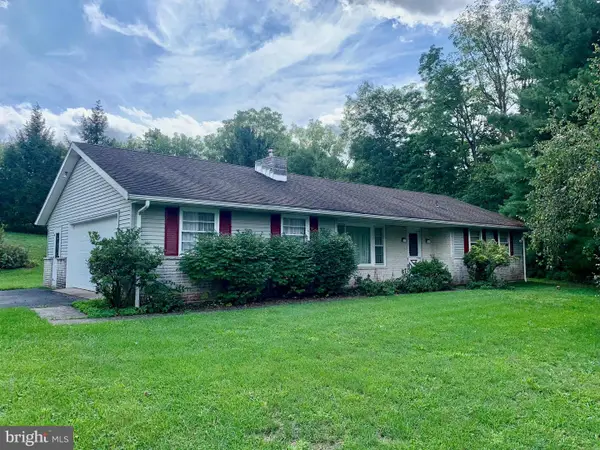 64 Cross Key Rd, BERNVILLE, PA 19506