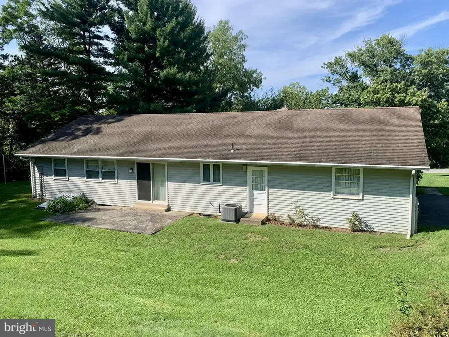64 Cross Key Rd, Bernville, PA 19506 - #2