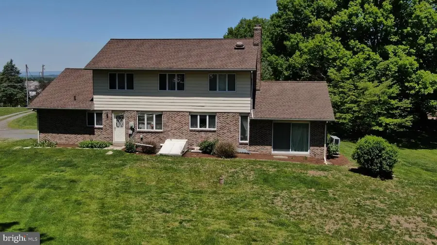 727 N Church Rd, Sinking Spring, PA 19608 - #2