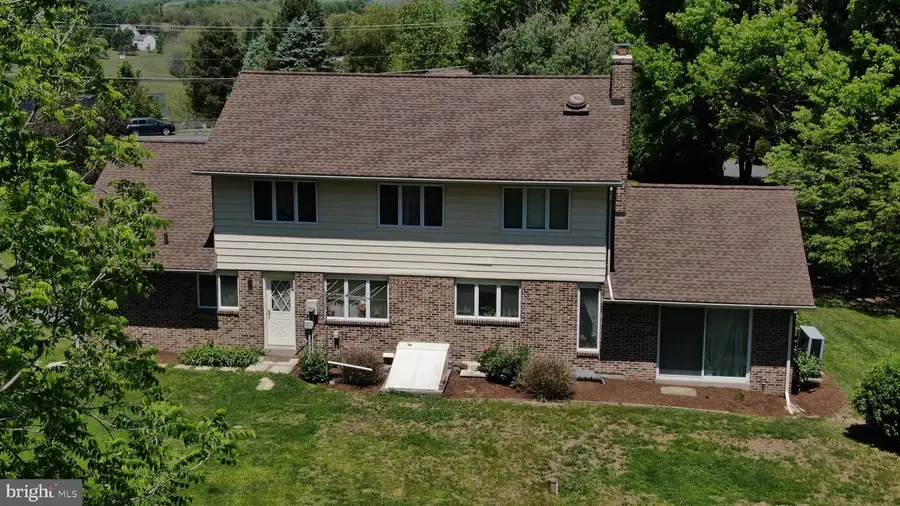 727 N Church Rd, Sinking Spring, PA 19608 - #3