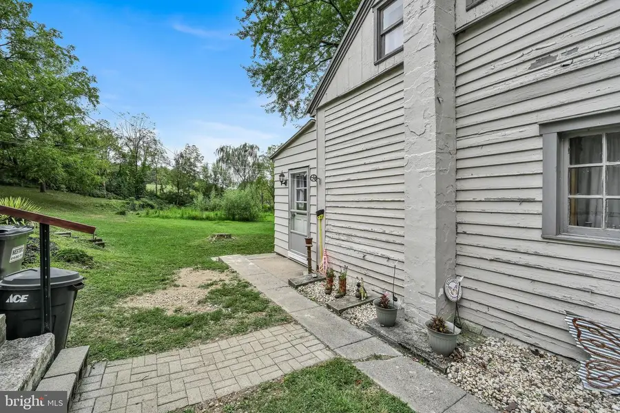 1325 Moselem Springs Rd, Hamburg, PA 19526 - #3