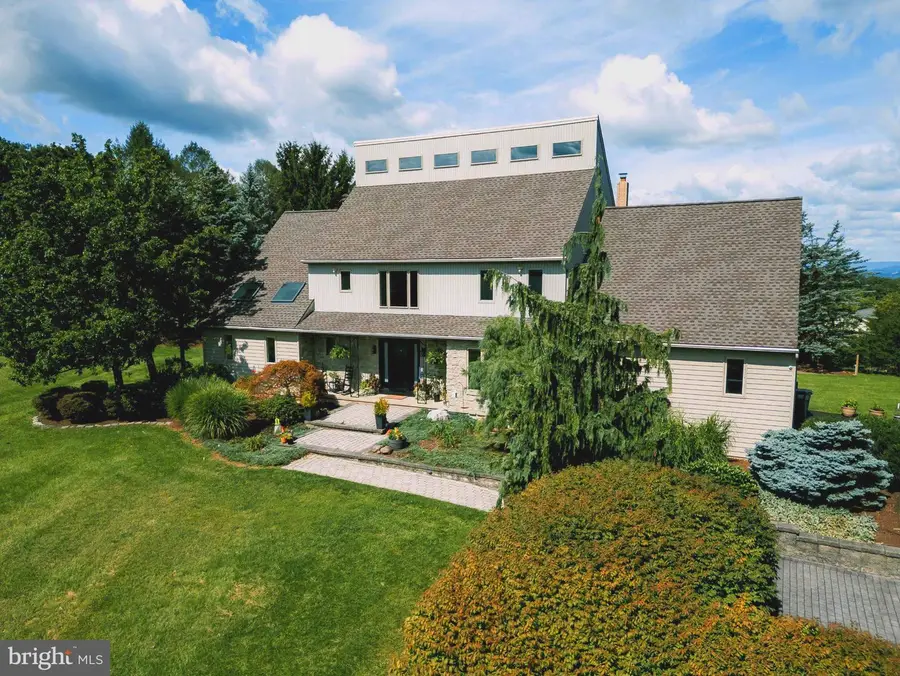12 Stony Ridge Dr, Mertztown, PA 19539 - #2