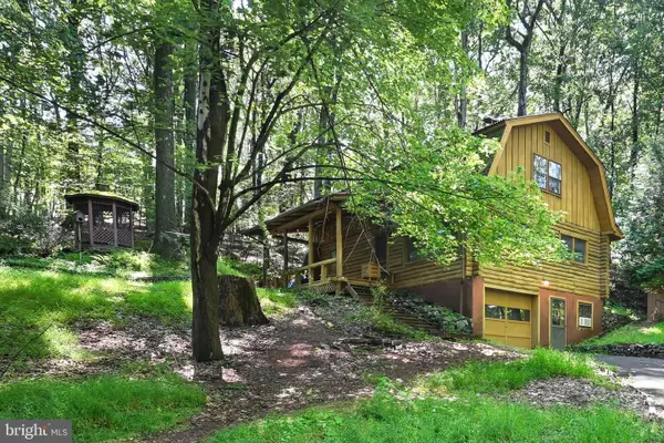 110 Oakbrook Ct, BIRDSBORO, PA 19508