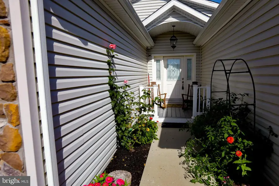 45 Cormorant Dr, Bechtelsville, PA 19505 - #2