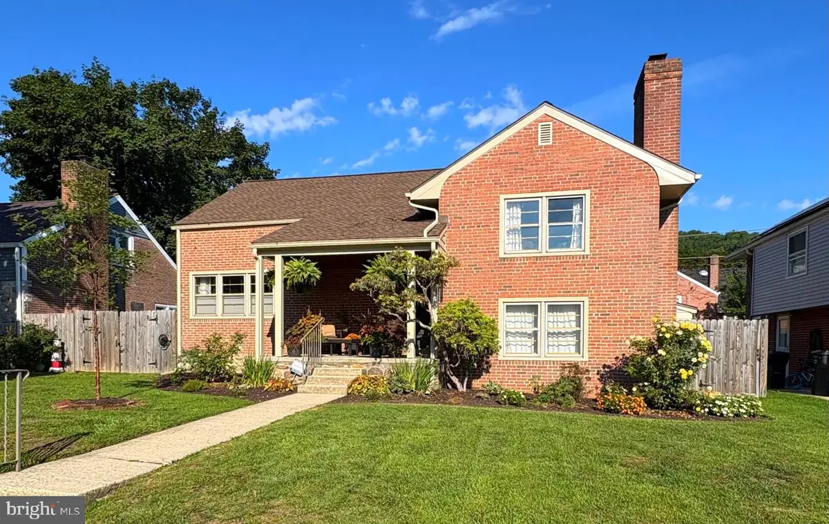 912 Penndale Ave, Reading, PA 19606 - #1