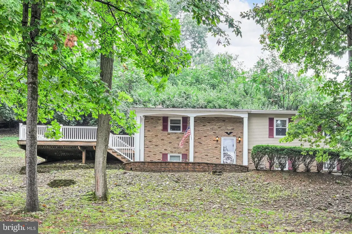 404 Hill Cir, Reading, PA 19607 - #1
